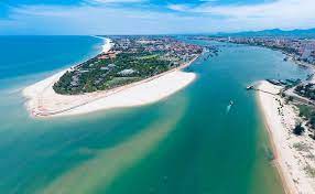 Cửa biển Nhật Lệ